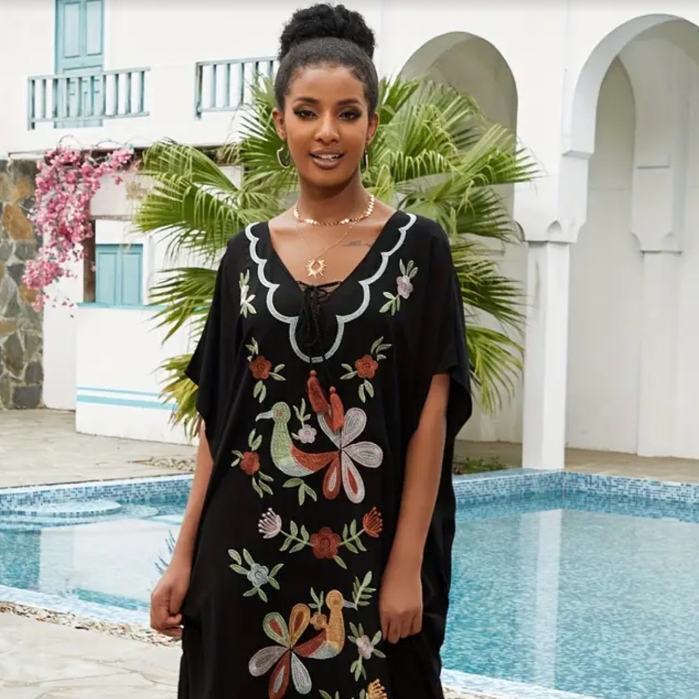 Embroidered black bird caftan - Picture 2 of 9
